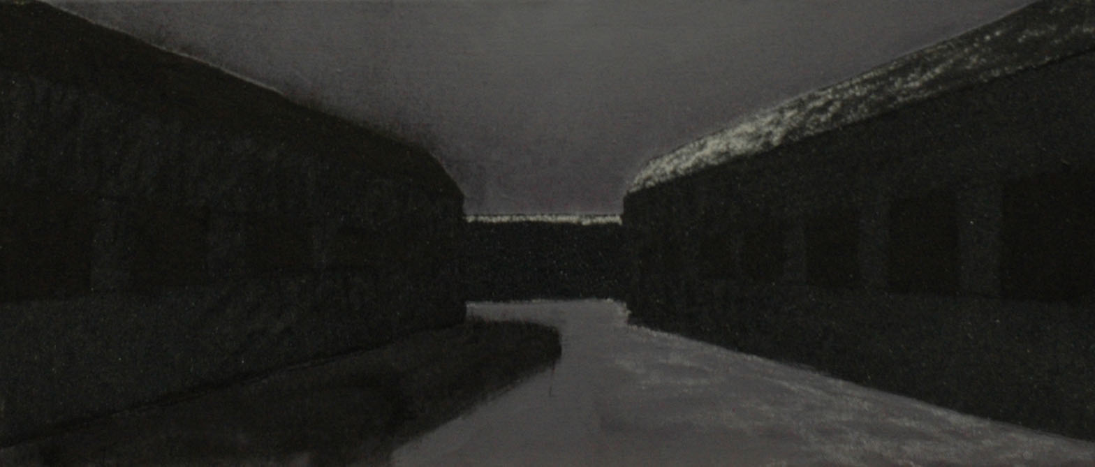 Nádvoří věznice II, 2013, uhel, pigmenty a akryl na plátně, 30,5×70,5cm